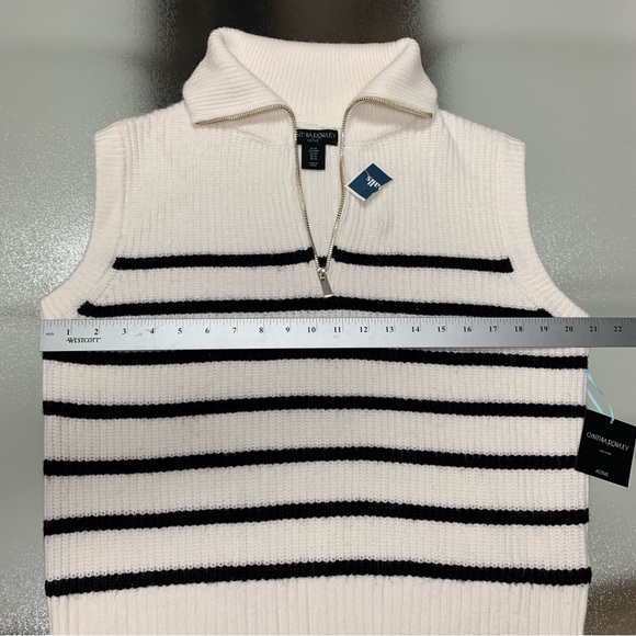 Cynthia Rowley Women's Vest - Picture 8 of 8